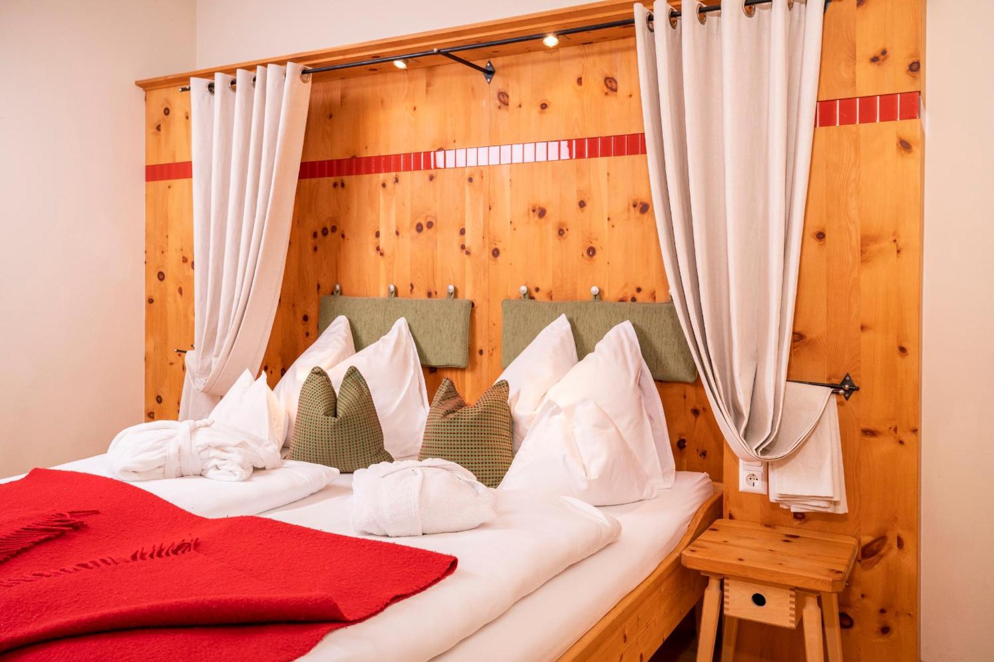 Ortners Mauerwirt - Leistbarer Luxus Apartment Bad Kleinkirchheim Luaran gambar