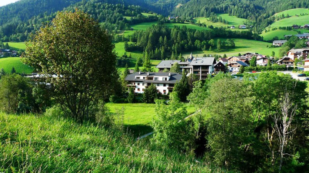 Ortners Mauerwirt - Leistbarer Luxus Apartment Bad Kleinkirchheim Luaran gambar